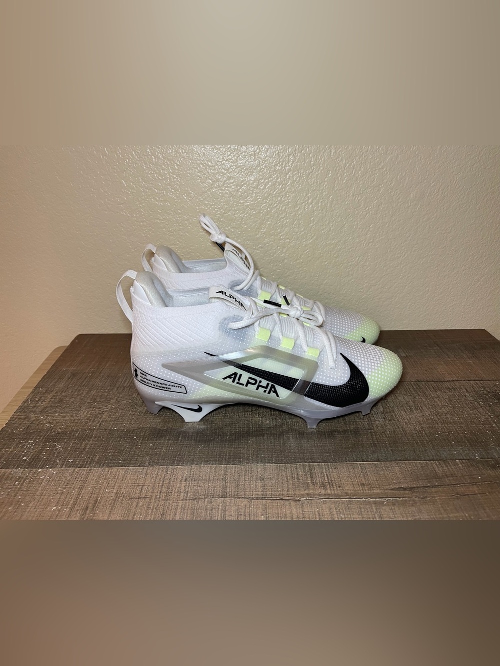 Nike Alpha Menace 4 Elite “White Black”
- Size 9.5 Men.